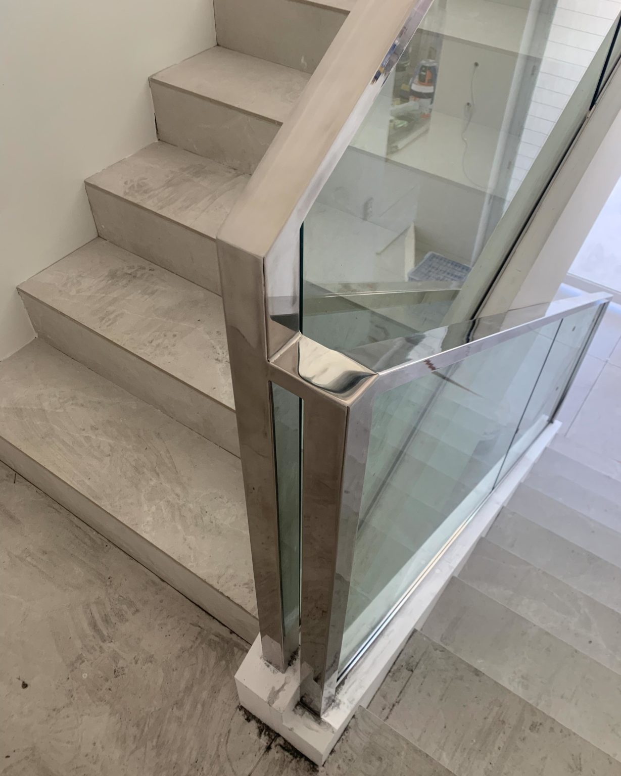 Internal railing glass balustrade return weld polish seamless stainless steel